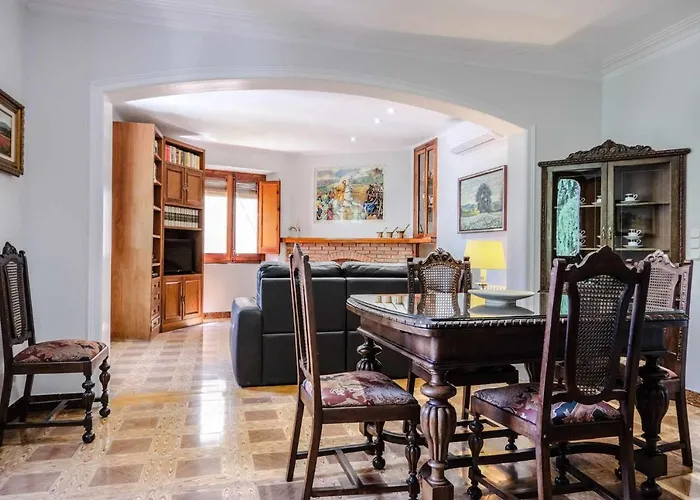 Can Severi Casa Con Historia En Besalu