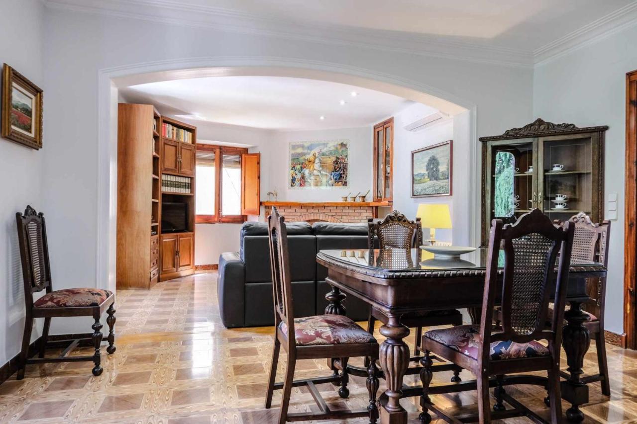 Severi Casa Con Historia En Chalet Besalu